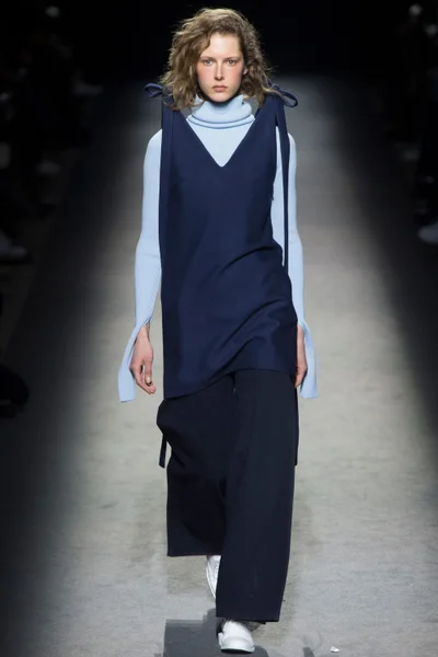 Look 5